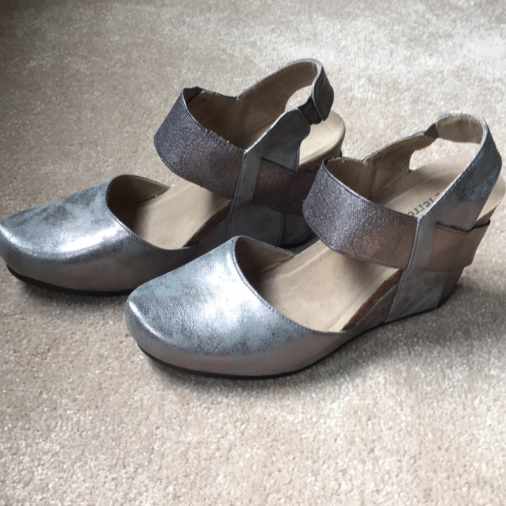 Pierre Dumas Silver Sandals